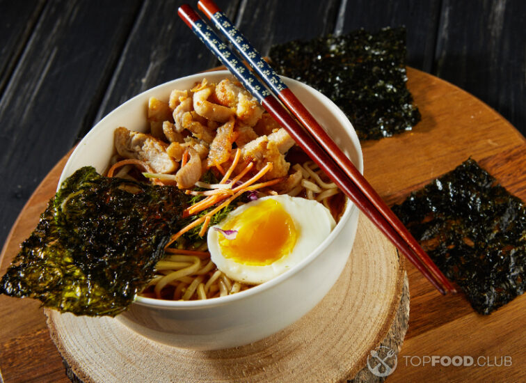 2023-11-01-rjq2tk-japanese-ramen-soup-with-chicken-egg-garlic-and-2023-05-18-21-46-33-utc