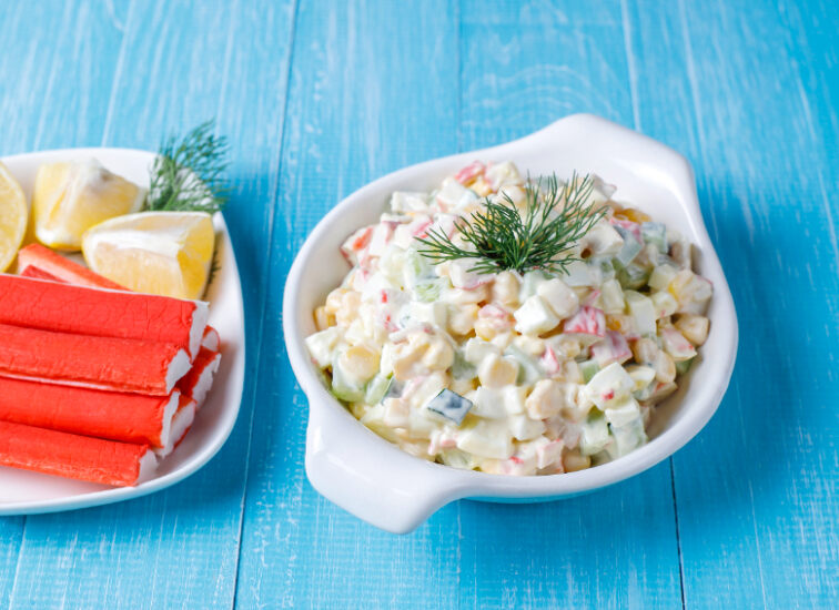 Крабовый салат с морковью и рисом рецепт – Европейская кухня: Салаты. «Еда»