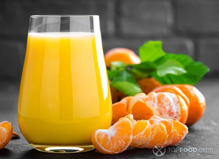 2024-01-25-8rbug7-tangerines-peeled-tangerines-and-tangerine-juice-2023-11-27-05-14-47-utc