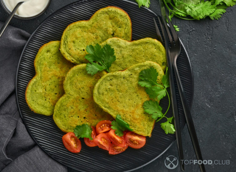 2024-01-30-utjz47-spinach-avocado-pancakes-in-the-shape-of-a-heart-w-2023-11-27-04-55-20-utc
