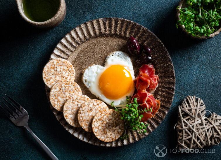 2024-02-01-u39npc-romantic-breakfast-fried-eggs-in-the-shape-of-a-2023-11-27-05-27-18-utc