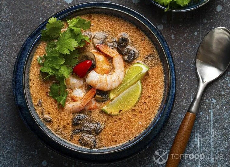 Латиноамериканский суп из морепродуктов – яркий, вкусный и очень горячий!