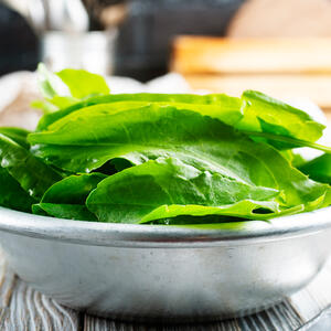 Помыть щавель