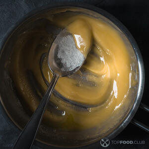 Перемешиваем соус