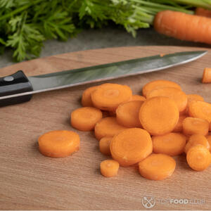 Резать морковь кружочками