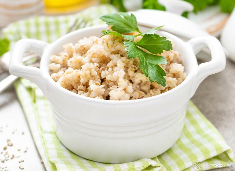 2021-08-24-a0rz39-barley-porridge-on-white-background-xyghmzv