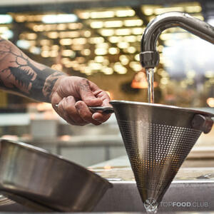 Слейте воду