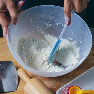 Смешать сухие ингредиенты