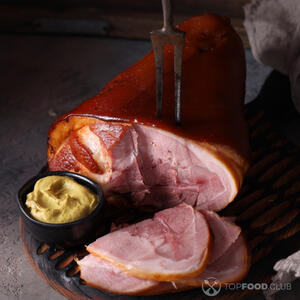 Резать свиную рульку