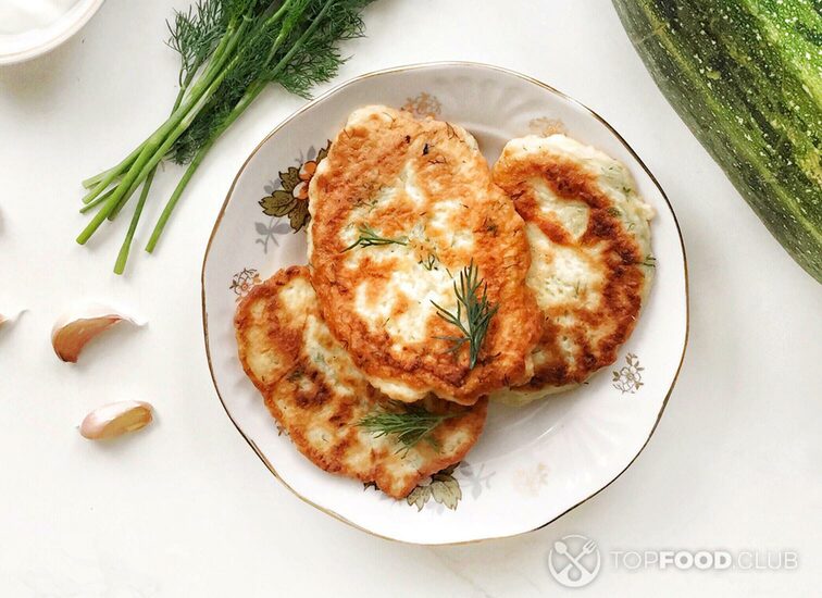 2021-10-08-y0wj7r-zucchini-pancakes-p9hl2c2