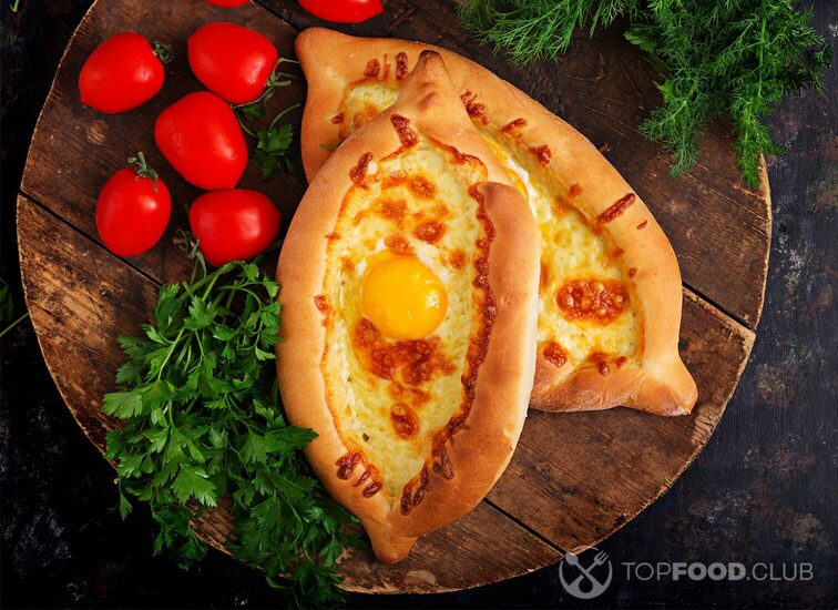 2021-10-12-138svl-khachapuri-in-adjarian-open-pie-with-mozzarella-an-pweelrj