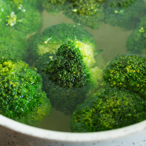 варить брокколи