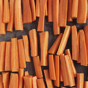 Резать морковь