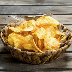 Домашние чипсы из картофеля готовы