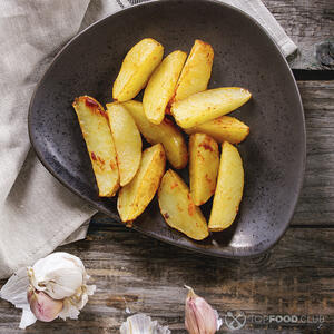 Картошка с чесноком на сале готова!