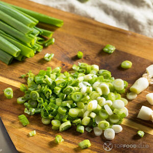 добаляем зеленый лук