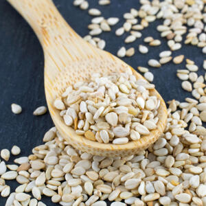 добавить кунжут