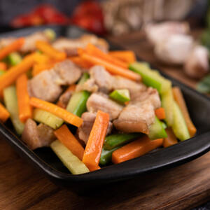 Жарим все овощи и мясо 