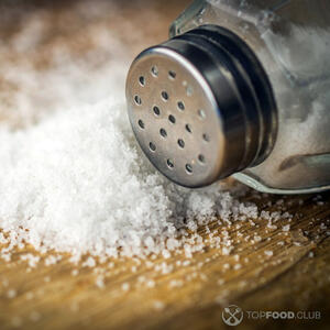 Добавляем соль.