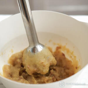 Фасоль измельчить при помощи блендера