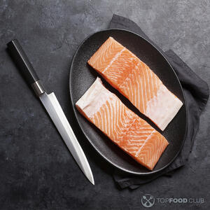 Филе лосося на сковороде