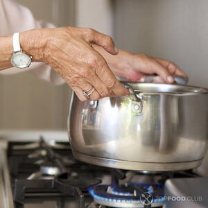 Вскипятите воду