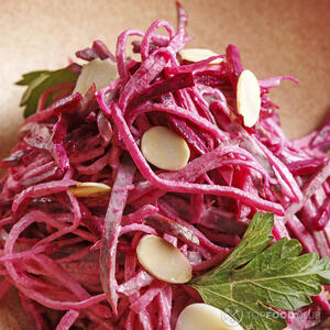 Свекла с майонезом готова!