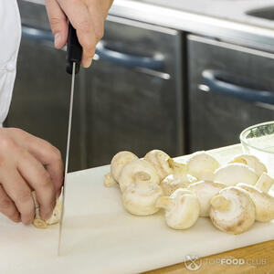 Резать грибы