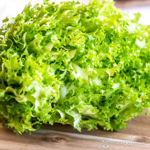 Моем салат латук