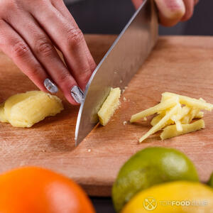 нарезаем имбирь