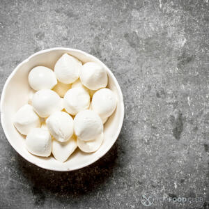 Берем моцареллу