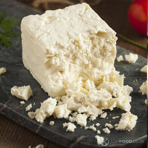 Размельченный сыр фета