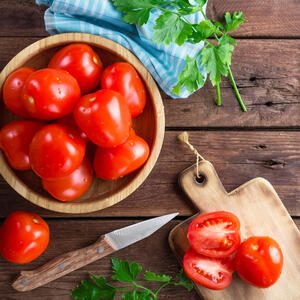 Режем помидоры