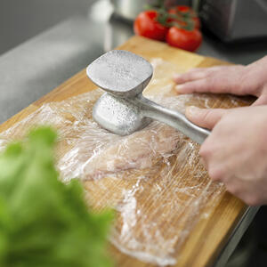 Отбейте мясо