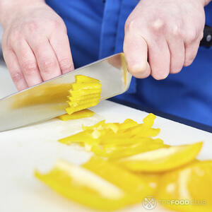 резать перец