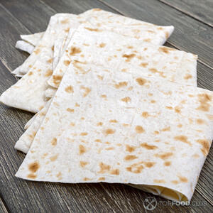 постелить лаваш