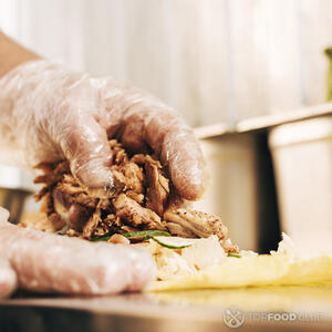 выложить мясо