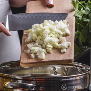 добавить лук