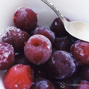 Добавляем вишню.