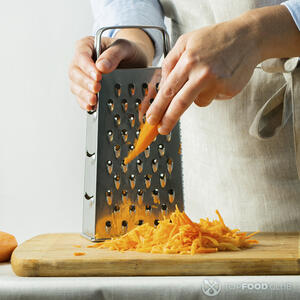 натрите морковь