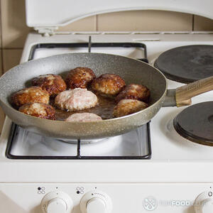 Жарьте котлеты