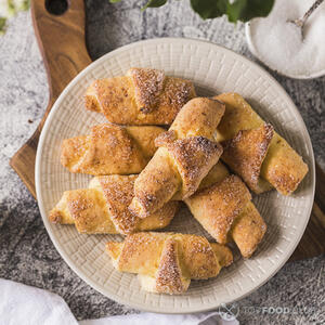 Творожные рогалики готовы