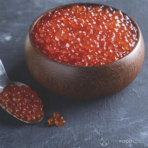 Добавляем икру.