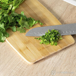 Добавляем кинзу.