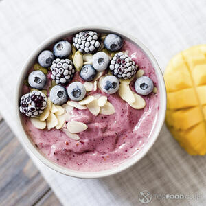 Смузи боул из ягод