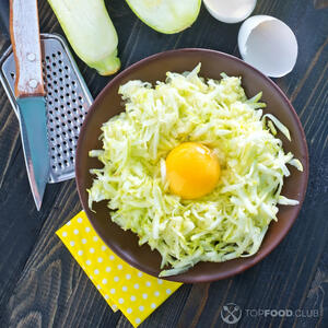 кабачок и яйца