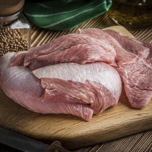 Сырое филе индейки