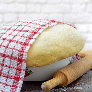 Тесто под полотенцем