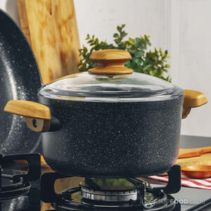 Кастрюля на плите