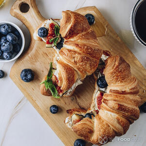 Сладкий круассан